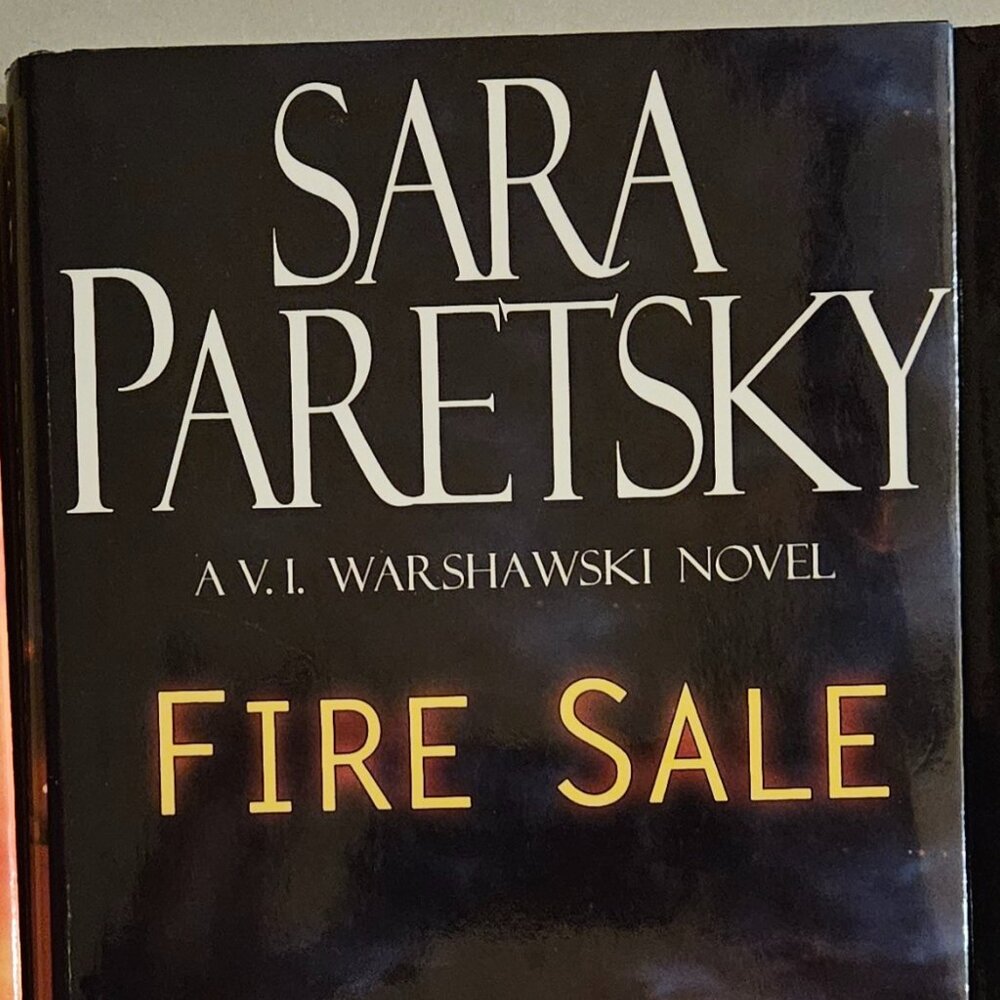 Free W/ Any Purchase  Fire Sale by Sara Paretsky (2005, Hardcover)  Warshawski